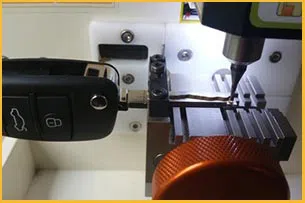 Paramount Locksmith Paramount, CA 562-566-4253 - 14-auto-car-key-cut